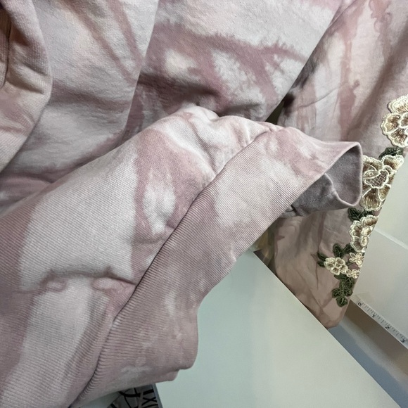 NWOT Civilregime Sweatshirt with embroidered roses down both sleeves. - Picture 9 of 9